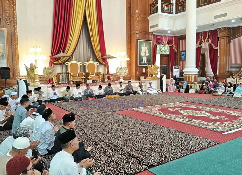 Sebelum Erau Dimulai, Kesultanan Kutai Kirim Doa untuk Leluhur dan Memohon Turunnya Hujan