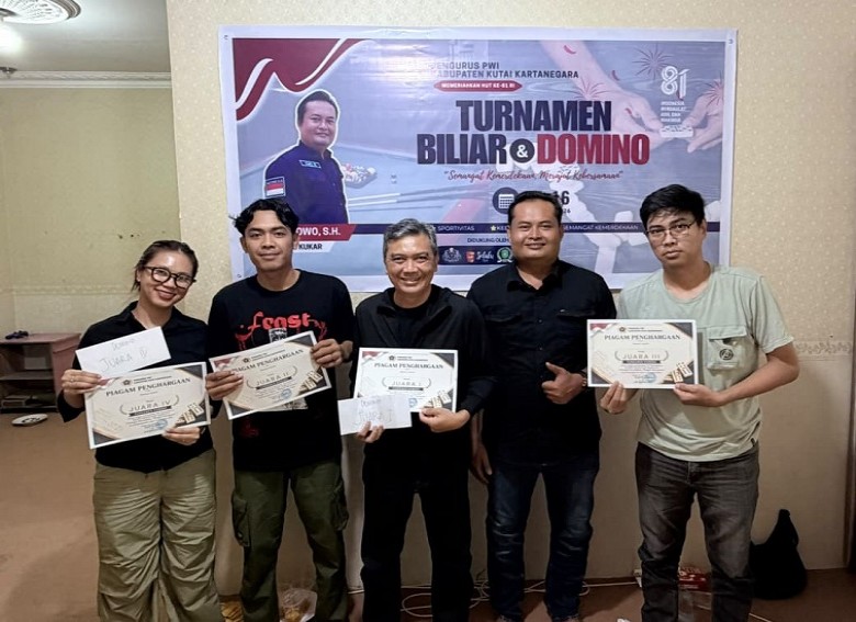Rayakan Kemerdekaan, PWI Kukar Satukan Wartawan Lewat Turnamen Domino