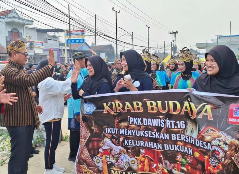 Wagub  Seno Hadiri  Gebyar Seni dan Budaya Kelurahan Bukuan