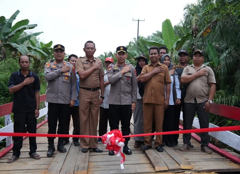 Renovasi Jembatan Merah Putih Presisi di Jonggon Desa Diresmikan