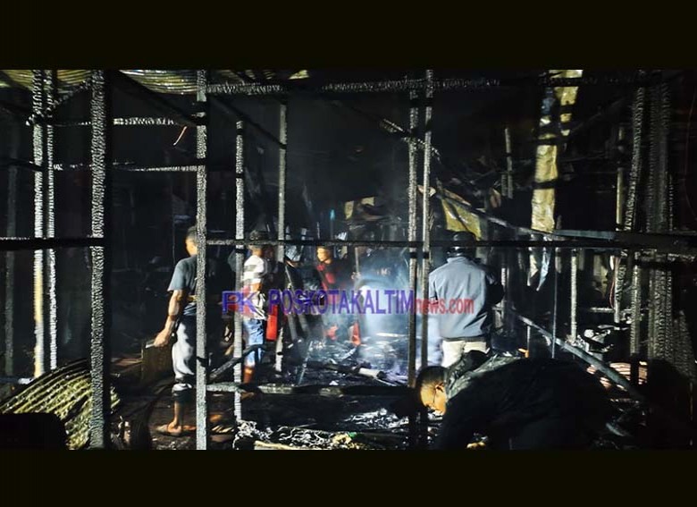 Kembali Terjadi, Api Hanguskan Lima Atap Bangunan di Jalan Belida Tenggarong