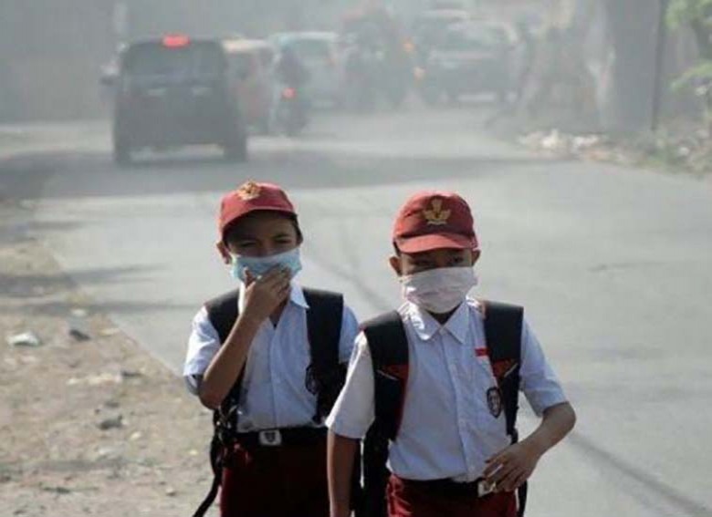Kabut Asap Karhutla Mulai Ganggu Aktivitas Sekolah di Berau, Siswa hingga Guru Wajib Bermasker dan KBM di Luar Kelas Ditiadakan