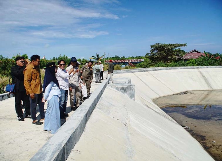 Tinjau Embung dan TPS Maratua, Sri Juniarsih Beberkan Strategi Hemat Rp10 Miliar untuk Percepat Air Bersih dan Jaga Wajah Pariwisata Berau